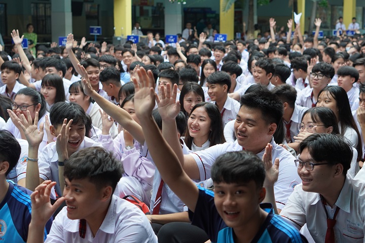 hoc-phi-truong-trung-hoc-noi-tru